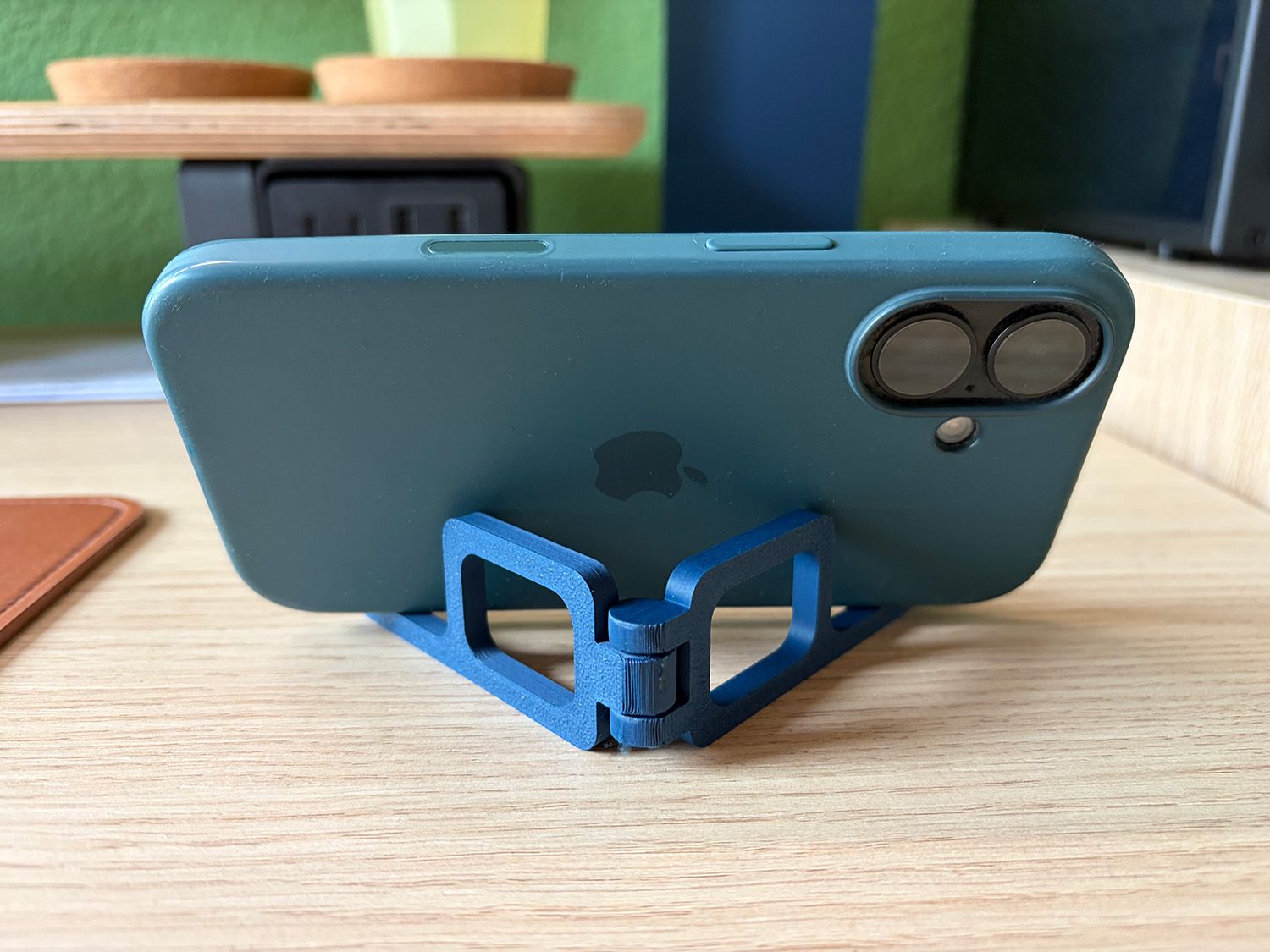Smartphone mit 3D-Druck Ständer