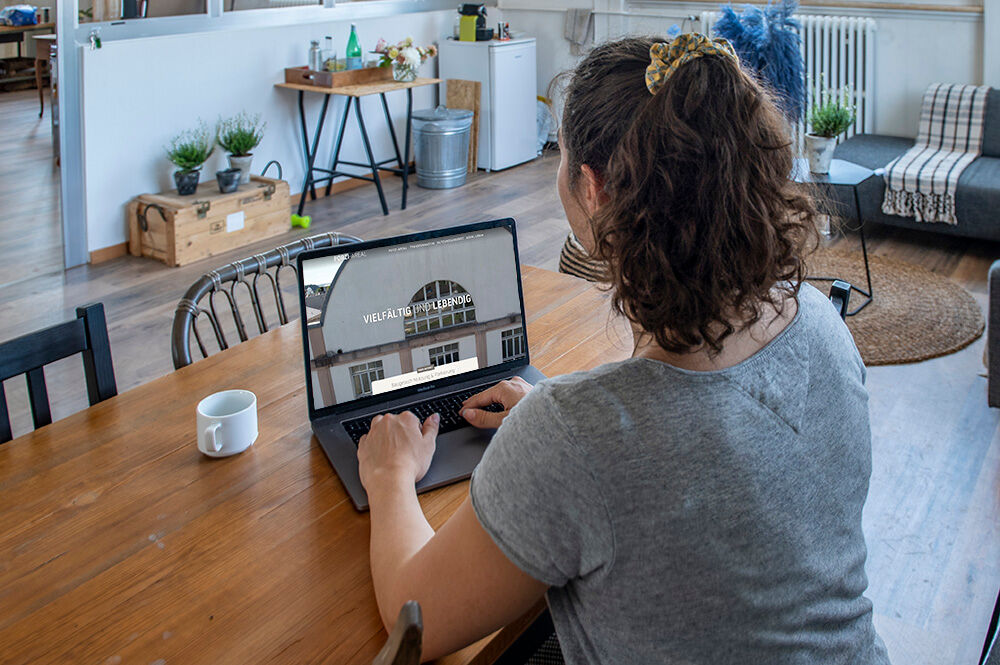 Porzi_mockup Kopie.jpg